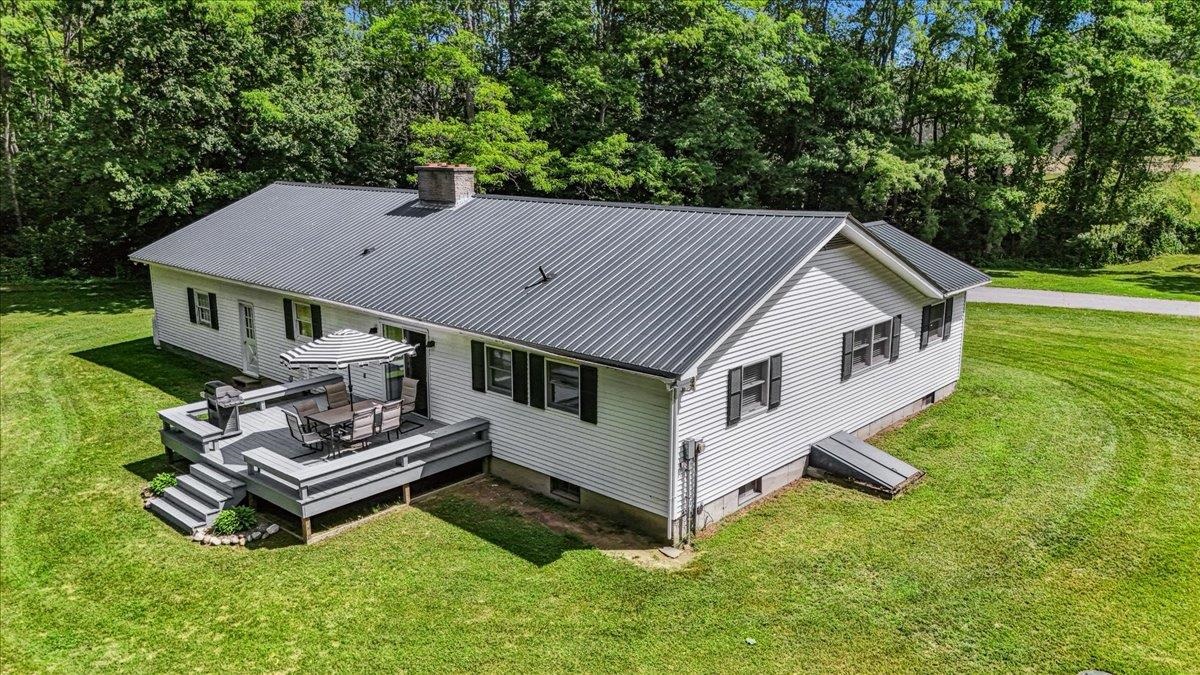 7 Grassy Brook Road