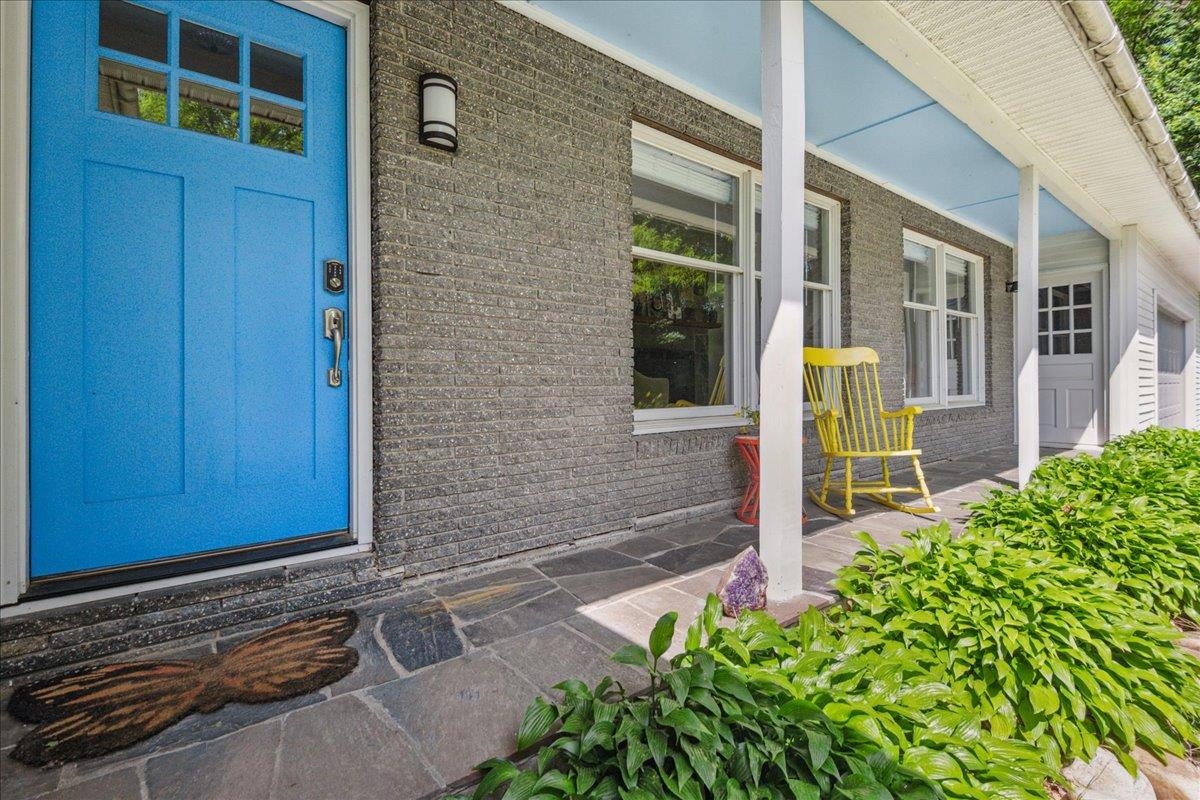 7 Grassy Brook Road