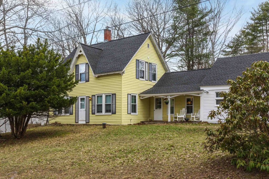 Photo of 12 Church Street, Bradford, NH 03221 (MLS # 5085024)