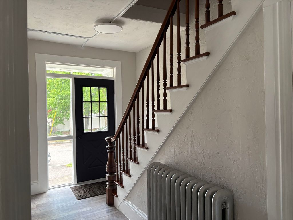 Photo of 78 Pennacook Street, Manchester, NH 03104 (MLS # 5089548)