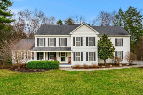 Photo of 7 Samantha Avenue, Raymond, NH 03077 (MLS # 5083921)