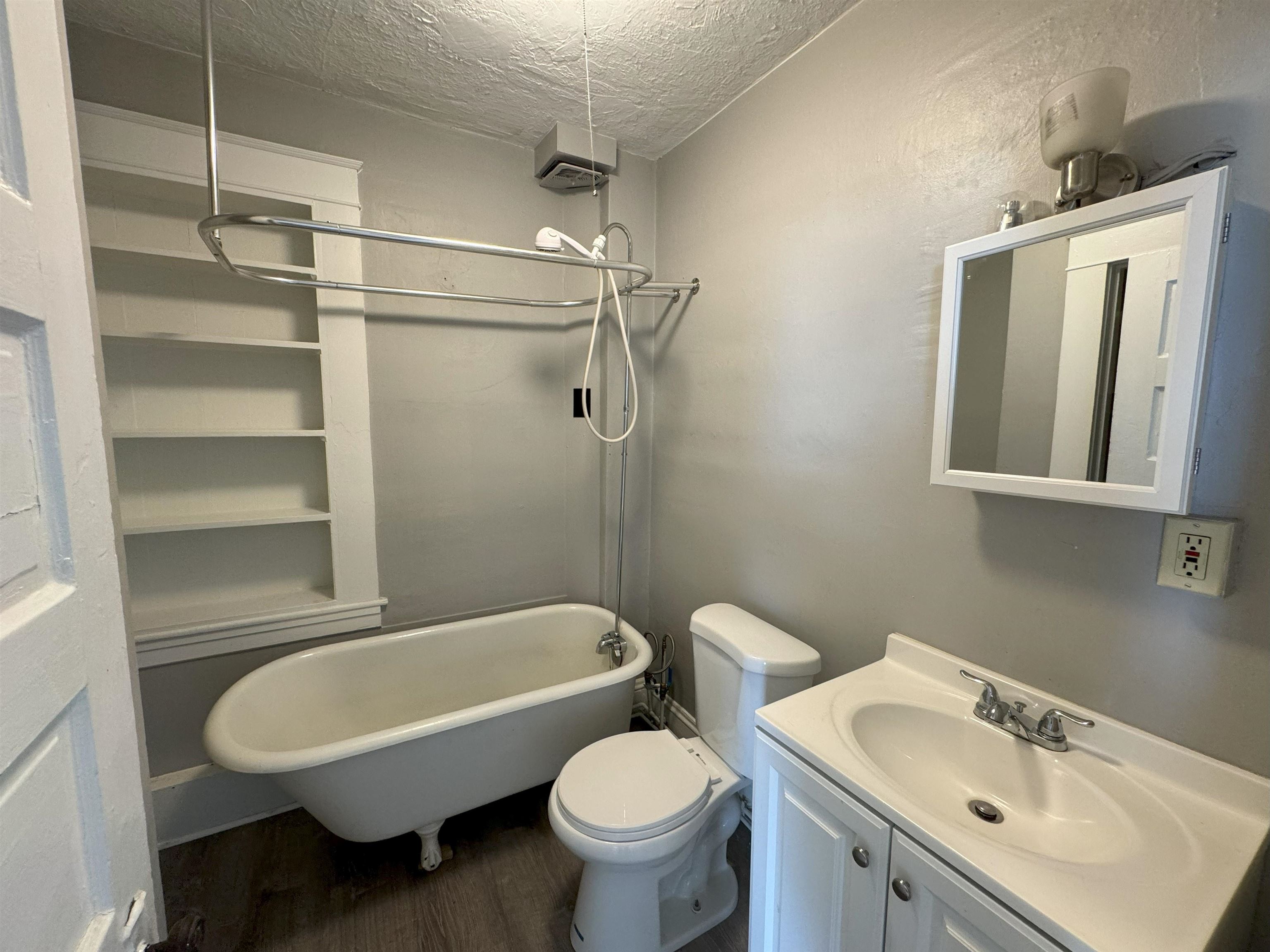 Laconia, New Hampshire 03246, United States, ,Residential,Active,108050