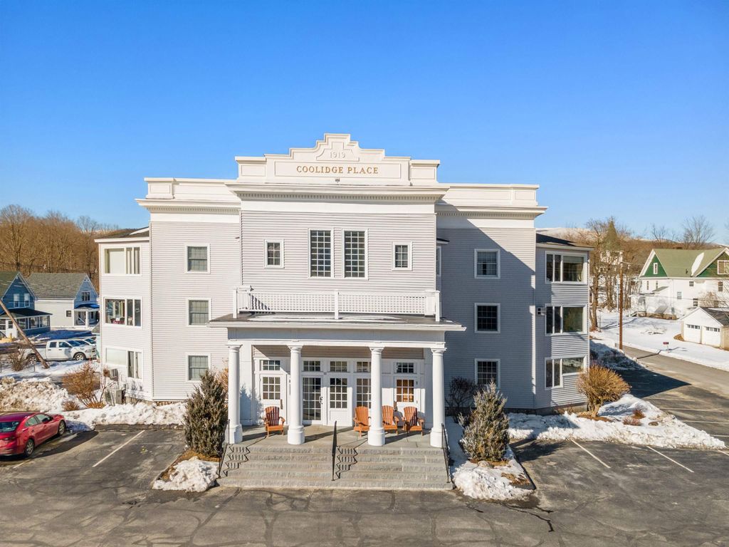 Photo of 10 School Street #14, Lincoln, NH 03251 (MLS # 5077406)