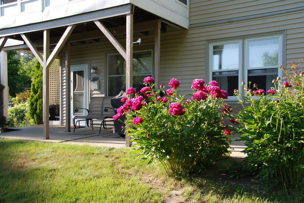 Photo of 285 East Side Drive, Concord, NH 03301 (MLS # 5073767)