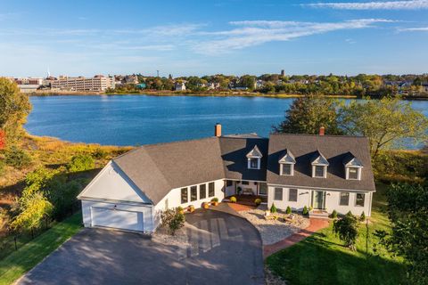 Photo of 12 Ruth Street, Portsmouth, NH 03801 (MLS # 5065648)