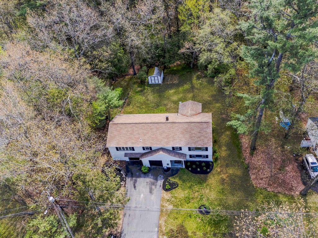 Photo of 12 Davis Road, Merrimack, NH 03054 (MLS # 5087929)