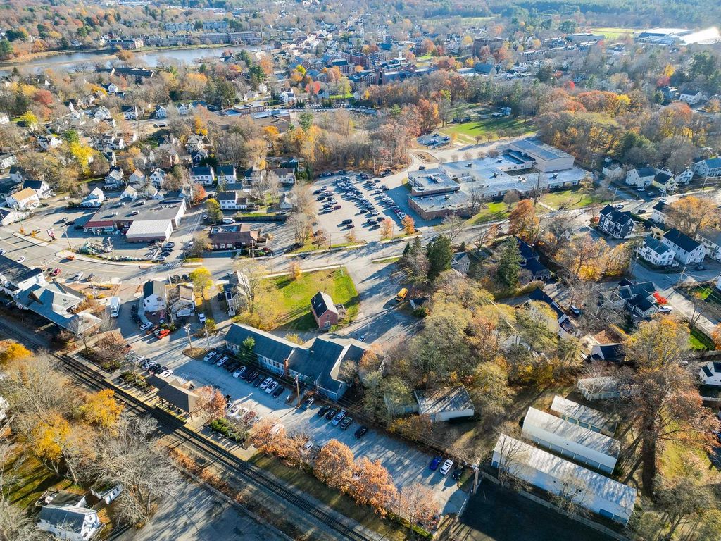 Photo of 48 Lincoln Street, Exeter, NH 03833 (MLS # 5069803)