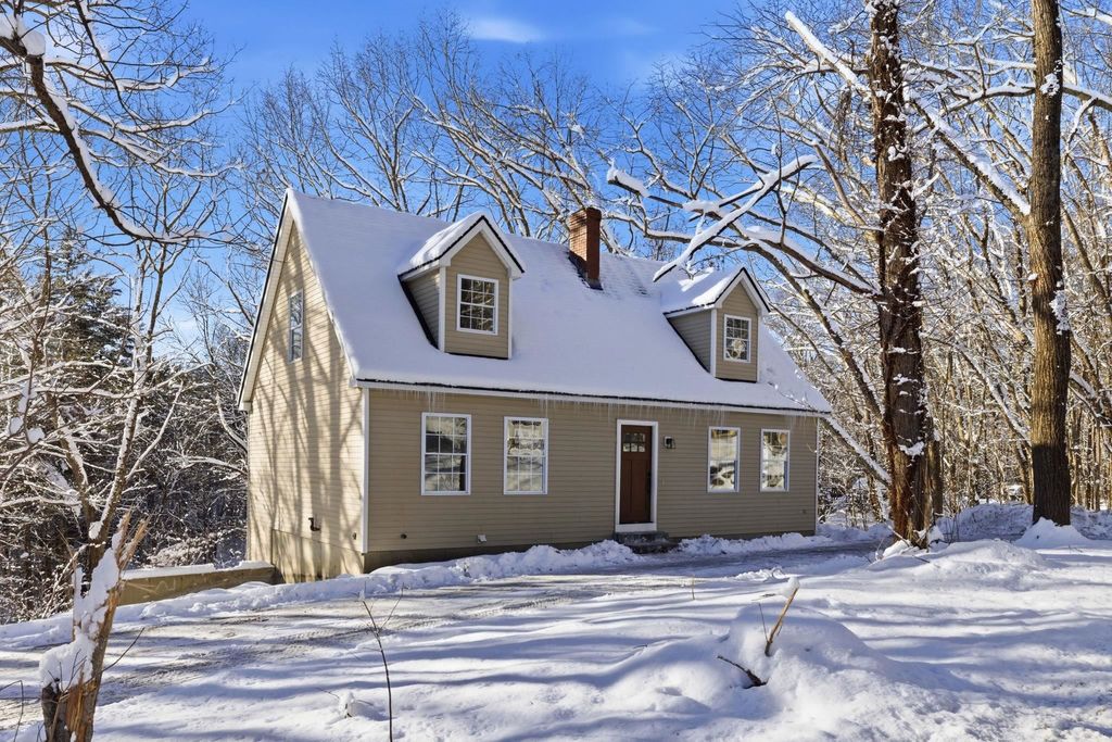 Photo of 2 Prescott Road, Epping, NH 03042 (MLS # 5074661)