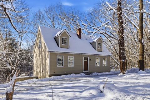 Photo of 2 Prescott Road, Epping, NH 03042 (MLS # 5074661)