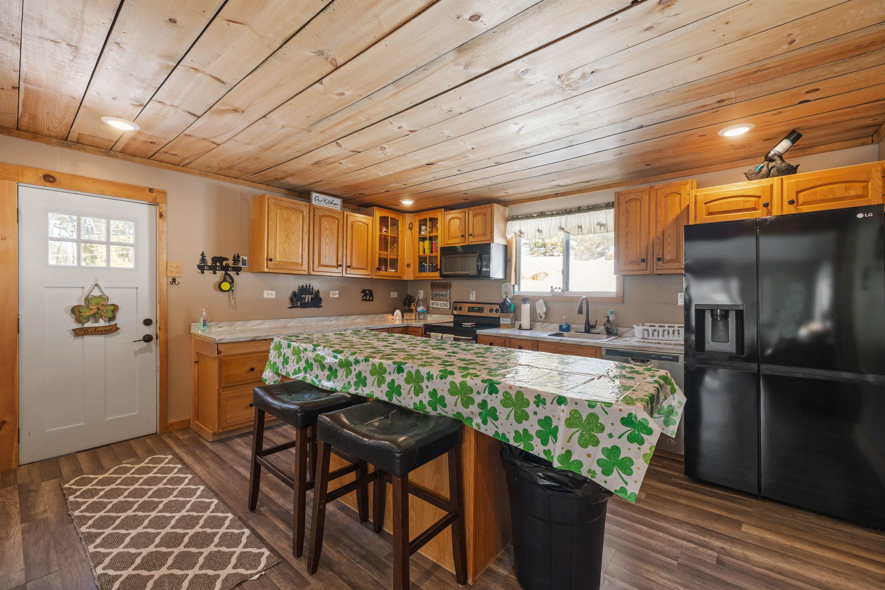 Barnstead, New Hampshire 03218, United States, 3 Bedrooms Bedrooms, ,1 BathroomBathrooms,Residential,Pending,81128