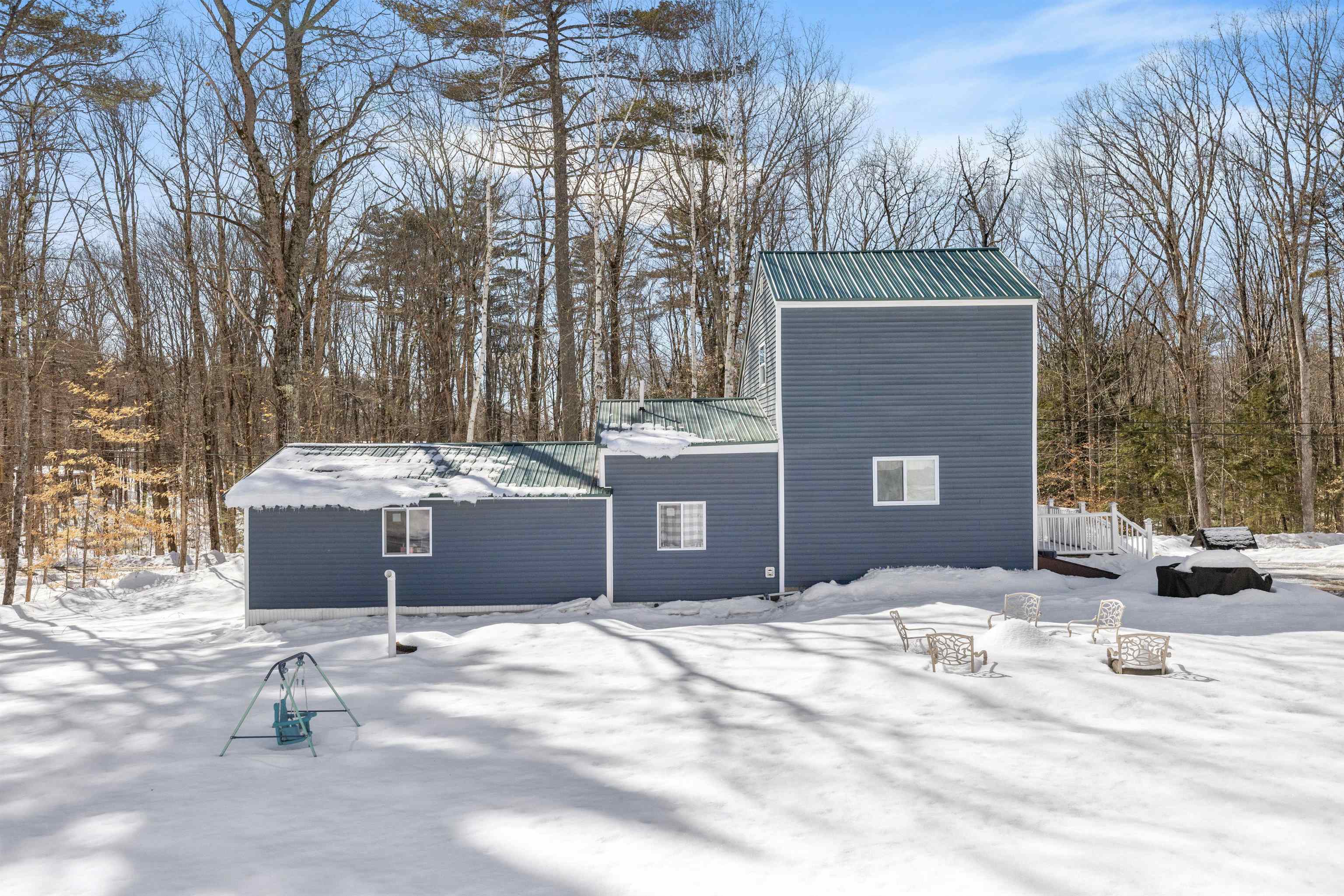 Barnstead, New Hampshire 03218, United States, 3 Bedrooms Bedrooms, ,1 BathroomBathrooms,Residential,Pending,81128