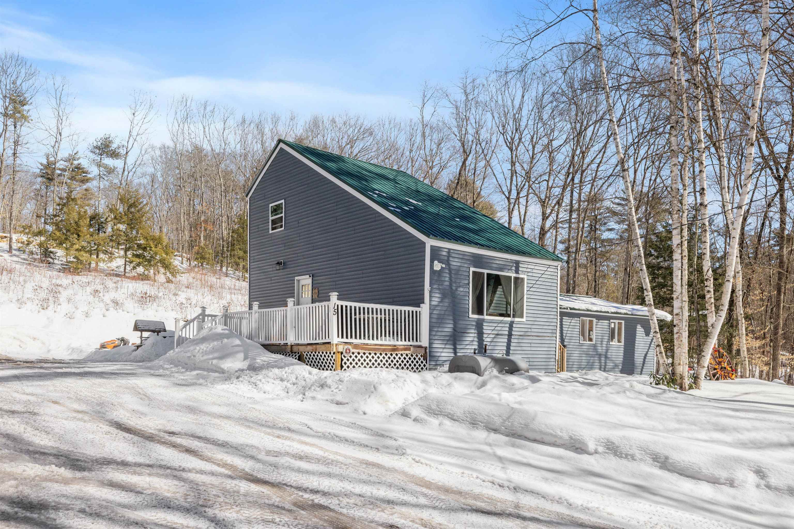 Barnstead, New Hampshire 03218, United States, 3 Bedrooms Bedrooms, ,1 BathroomBathrooms,Residential,Pending,81128