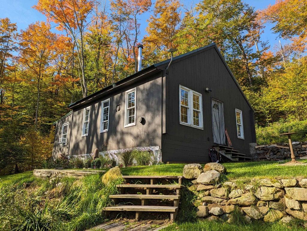 Photo of 24 Potts Drive, Dorchester, NH 03266 (MLS # 5066926)