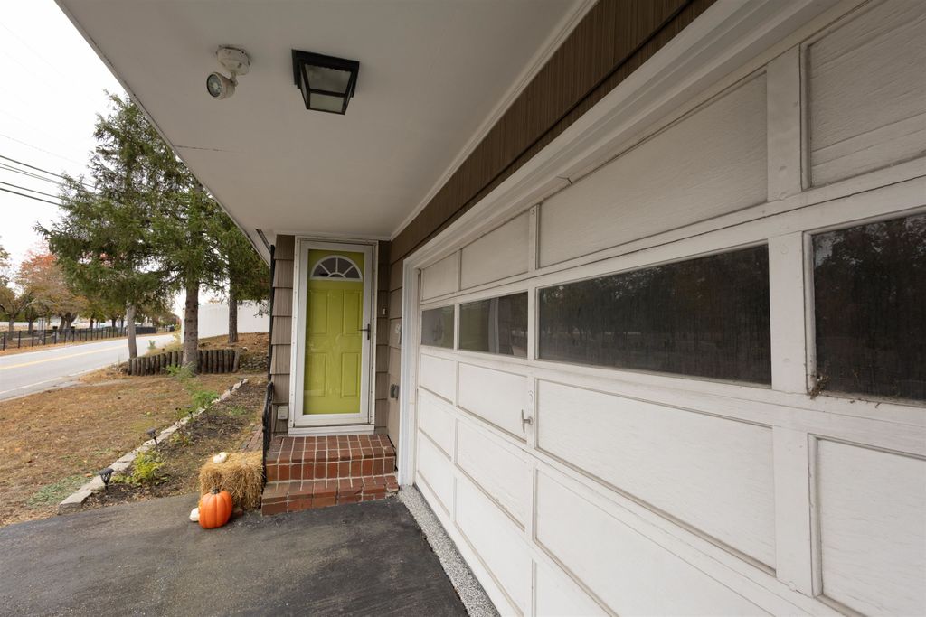 Photo of 426 Goffstown Road, Manchester, NH 03102 (MLS # 5066164)