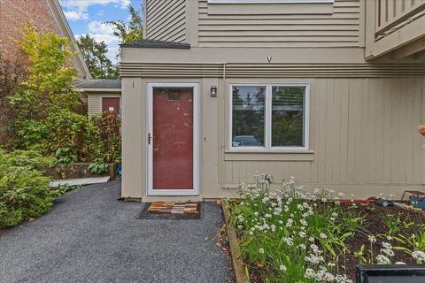 337 College Street 1 Burlington VT 05401