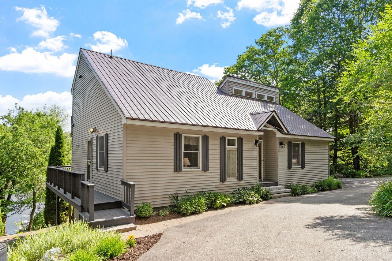 32 Beach Head Road