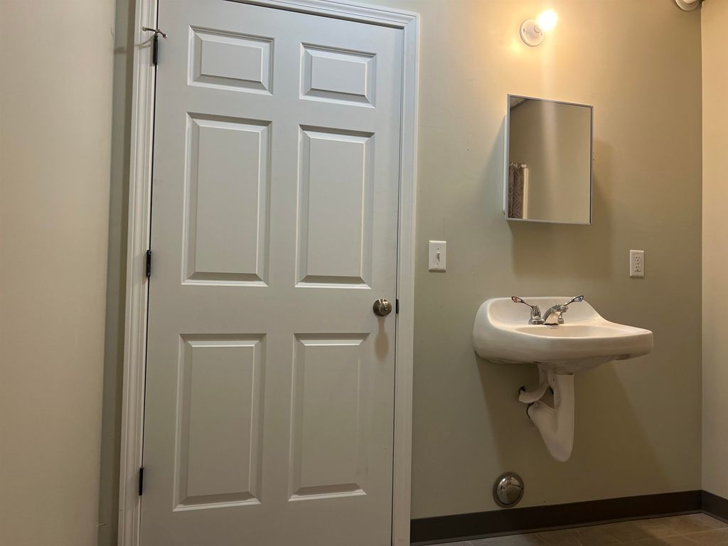 Photo of 4 Peabody Annex #10 W 162, Derry, NH 03038 (MLS # 5042835)