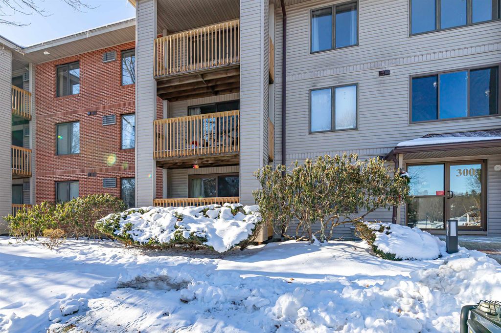 Photo of 300 Candlewood Park #336, Nashua, NH 03062 (MLS # 5071658)