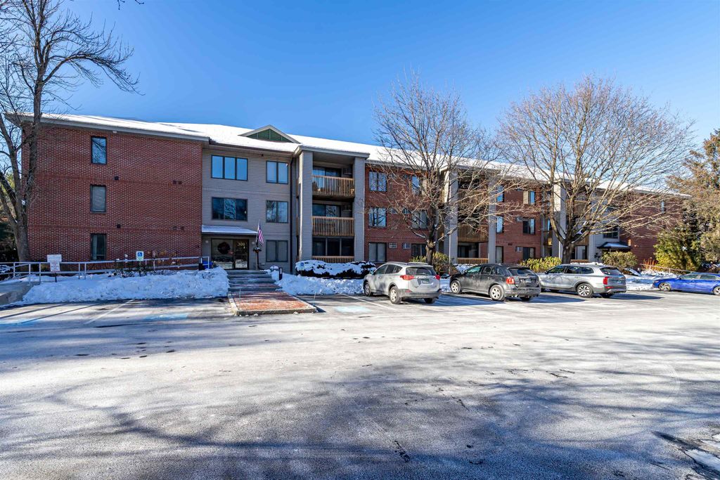 Photo of 300 Candlewood Park #336, Nashua, NH 03062 (MLS # 5071658)