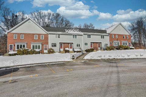 47 Willow Creek Drive Hudson NH 03051