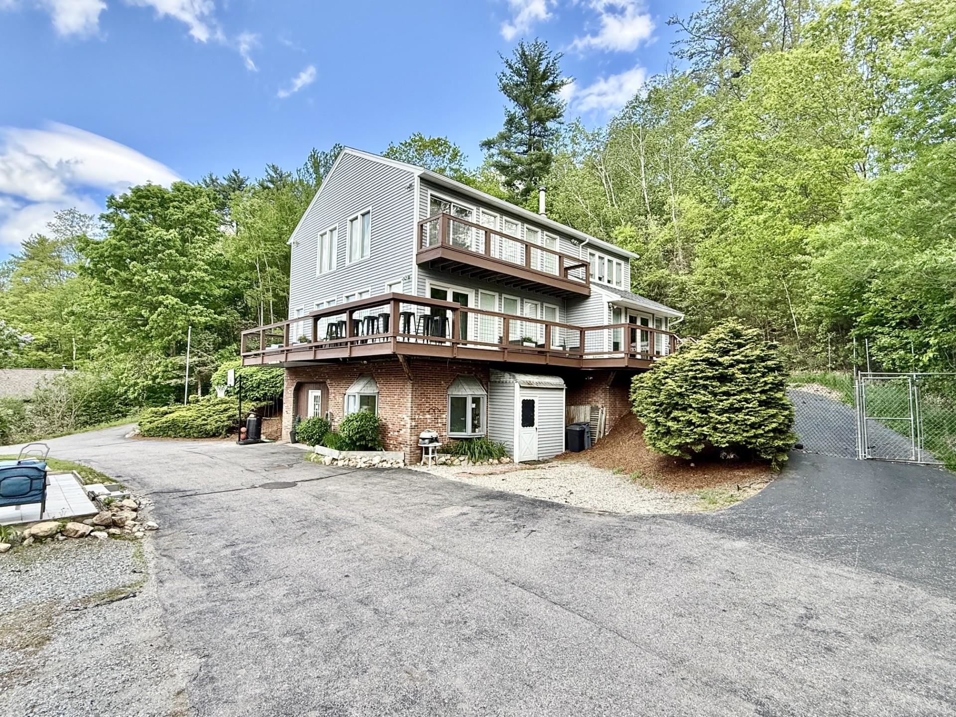 493 North Shore Road