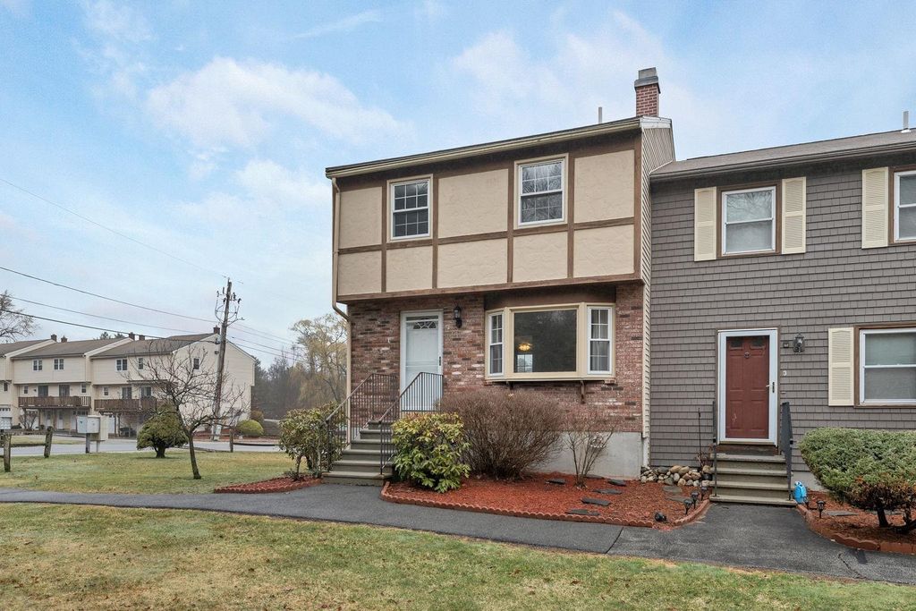 Photo of 1 Stonegate Lane, Derry, NH 03038 (MLS # 5082262)