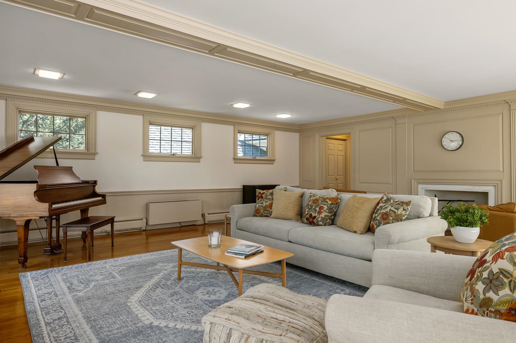 Portsmouth, New Hampshire 03801, United States, 3 Bedrooms Bedrooms, ,4 BathroomsBathrooms,Residential,Pending,116499