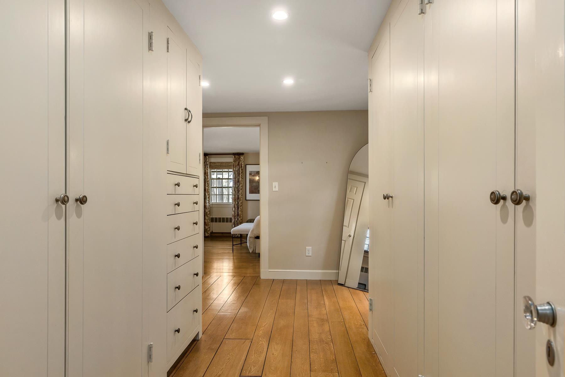 Portsmouth, New Hampshire 03801, United States, 3 Bedrooms Bedrooms, ,4 BathroomsBathrooms,Residential,Pending,116499