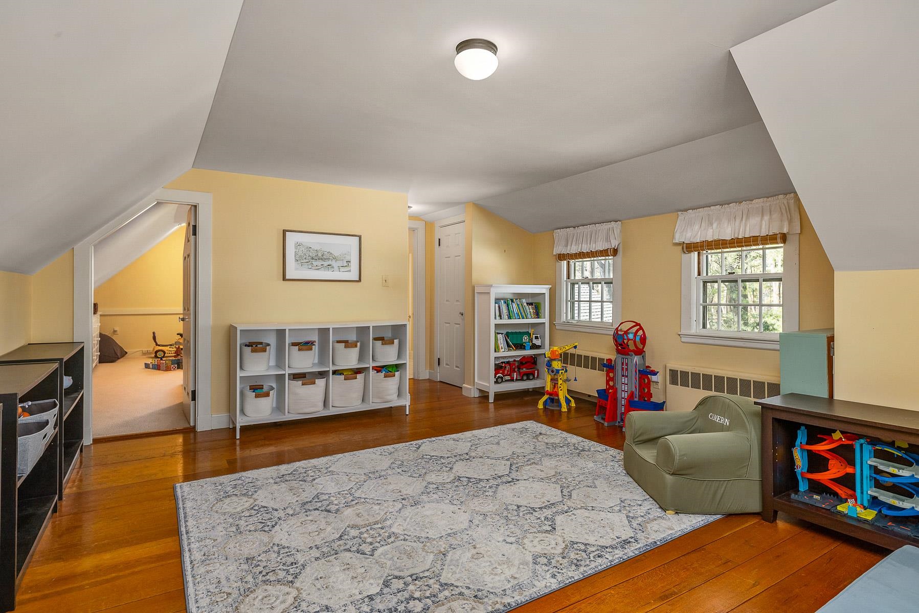 Portsmouth, New Hampshire 03801, United States, 3 Bedrooms Bedrooms, ,4 BathroomsBathrooms,Residential,Pending,116499