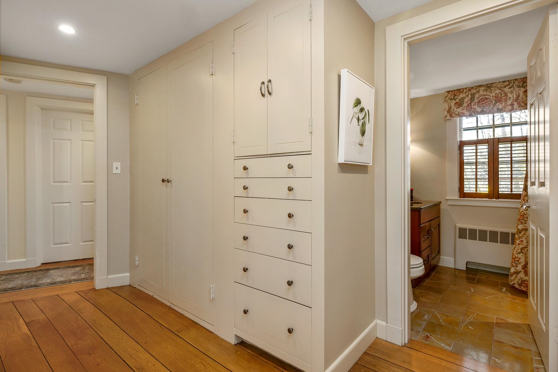 Portsmouth, New Hampshire 03801, United States, 3 Bedrooms Bedrooms, ,4 BathroomsBathrooms,Residential,Pending,116499