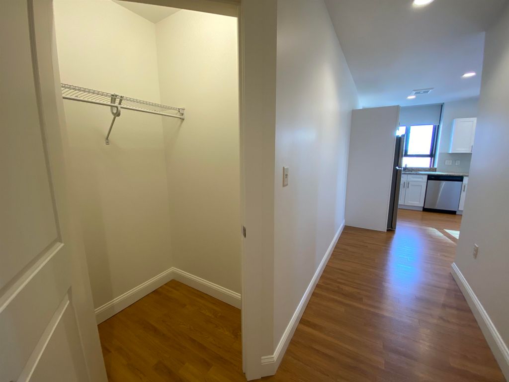 Photo of 875 Elm Street #802, Manchester, NH 03101 (MLS # 5072047)
