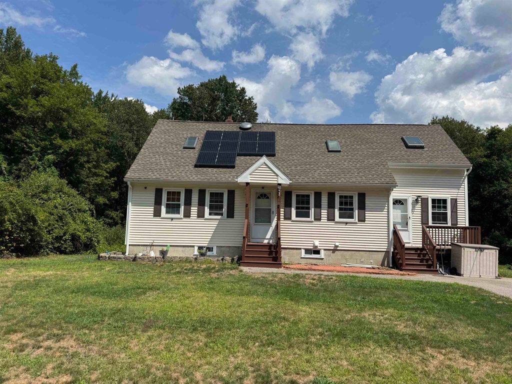 Photo of 8 Heritage Road, Pelham, NH 03076 (MLS # 5061179)