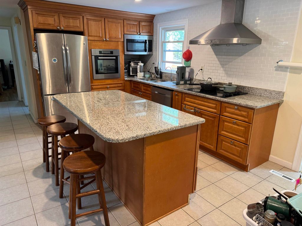 Photo of 8 Heritage Road, Pelham, NH 03076 (MLS # 5061179)