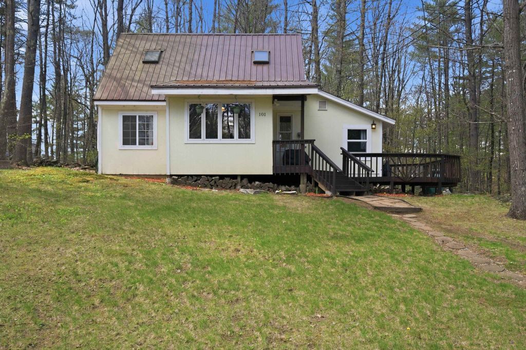 Photo of 101 Canterbury Shore Drive, Canterbury, NH 03224 (MLS # 5087939)