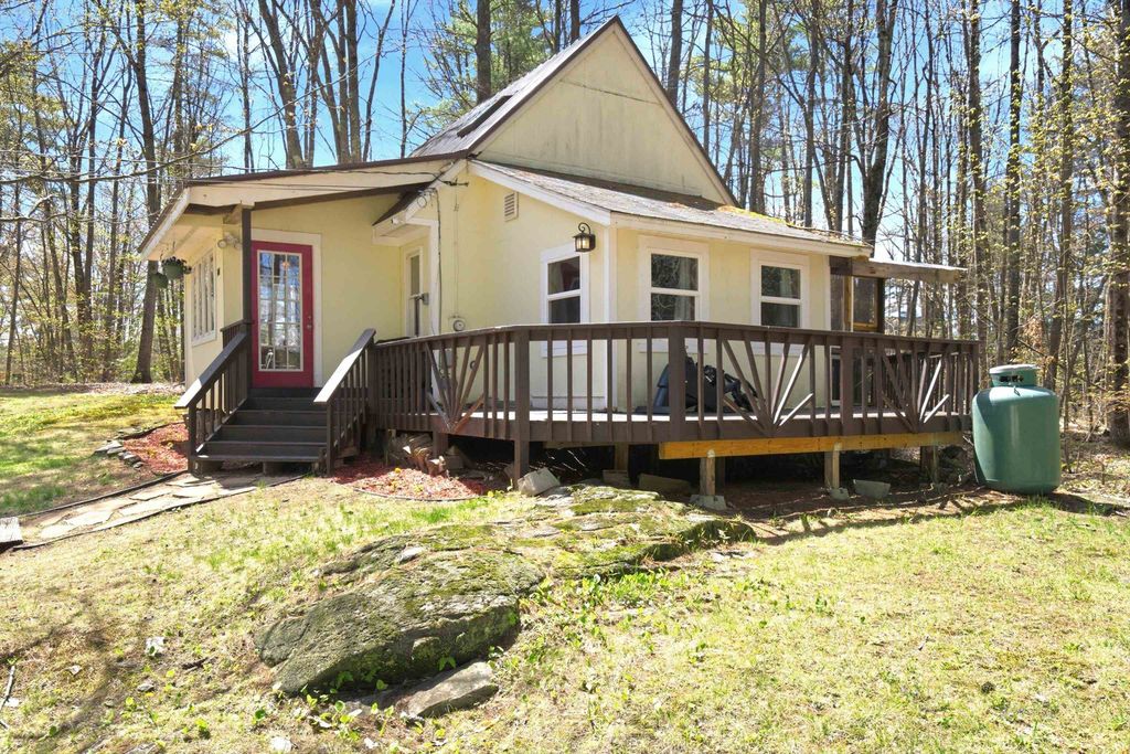 Photo of 101 Canterbury Shore Drive, Canterbury, NH 03224 (MLS # 5087939)