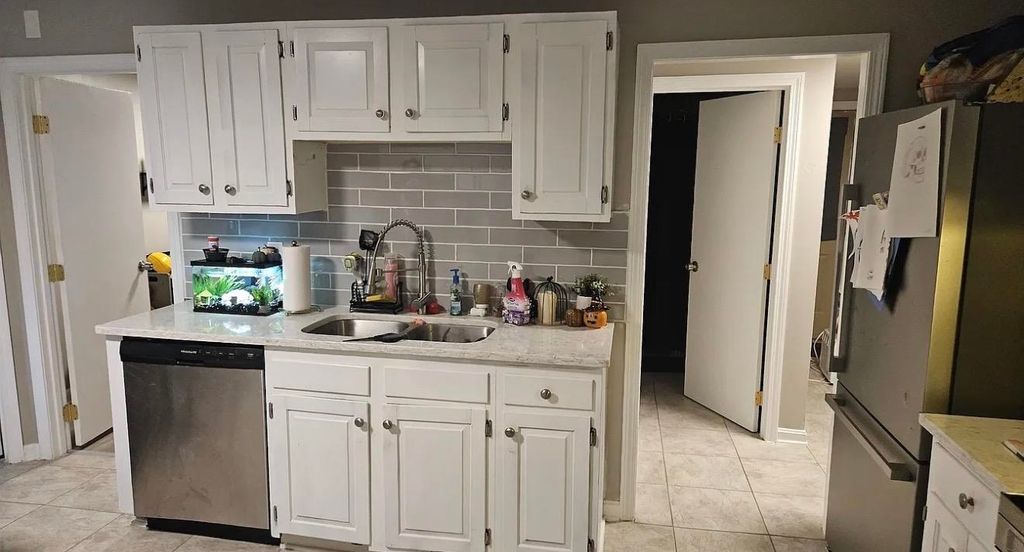 Photo of 520 Beech Street #1L, Manchester, NH 03104 (MLS # 5085668)