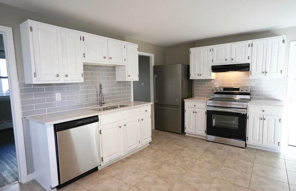 Photo of 520 Beech Street #1L, Manchester, NH 03104 (MLS # 5085668)