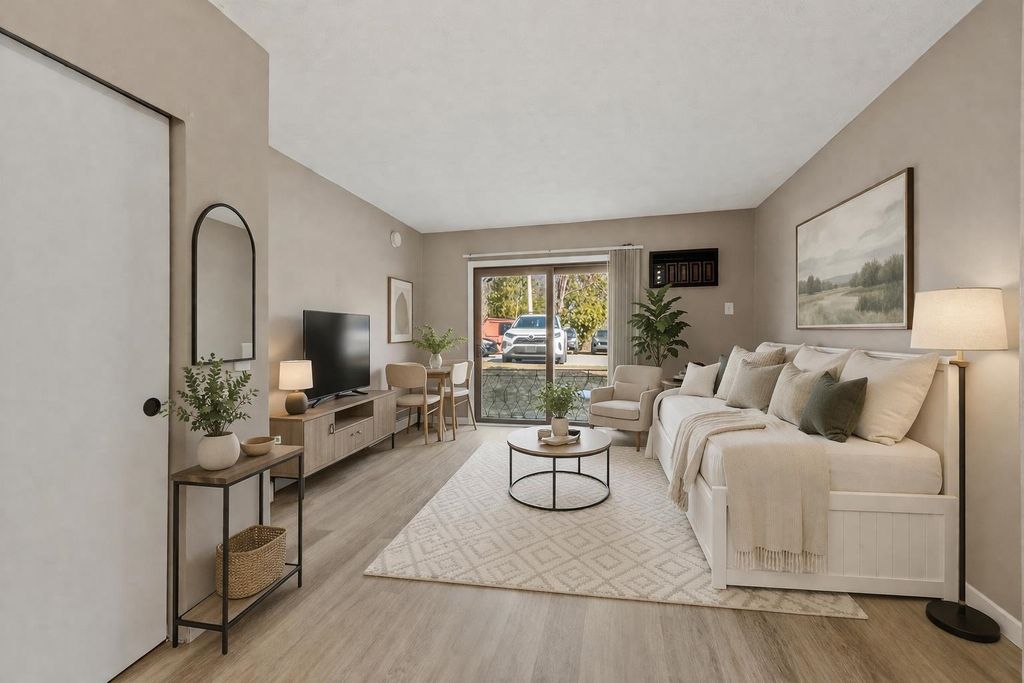 Photo of 11 Strawberry Bank Road #5, Nashua, NH 03062 (MLS # 5086016)