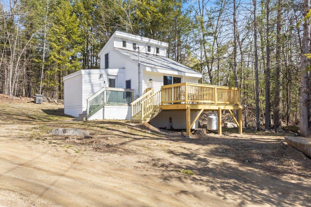 Photo of 322 Long Shores Drive, Barrington, NH 03825 (MLS # 5083811)