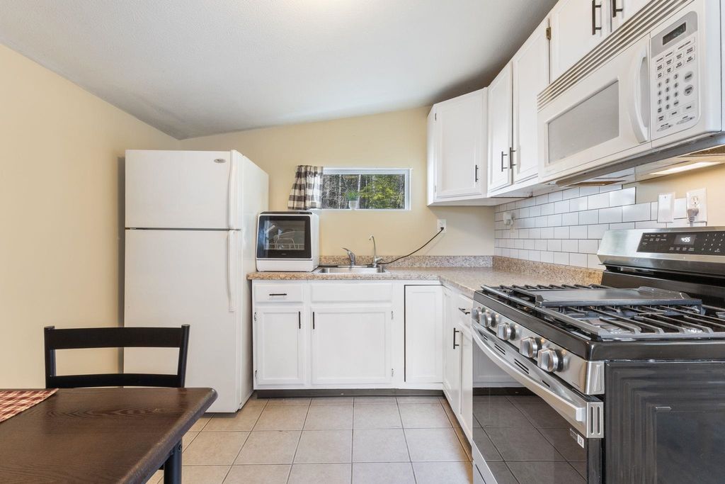 Photo of 322 Long Shores Drive, Barrington, NH 03825 (MLS # 5083811)