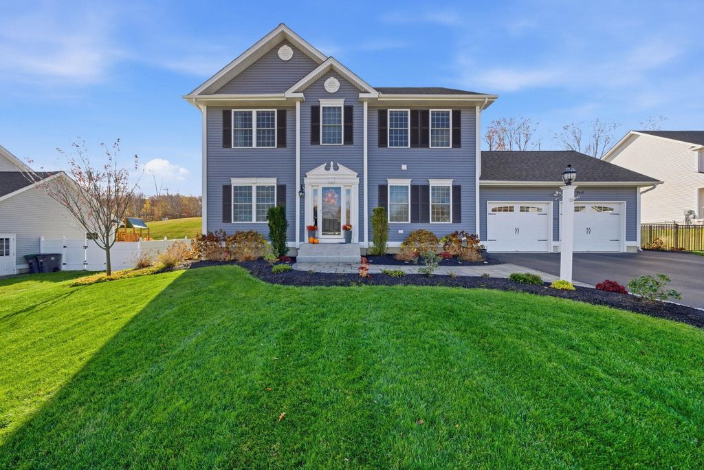 Photo of 191 Brookview Drive, Hooksett, NH 03106 (MLS # 5077973)