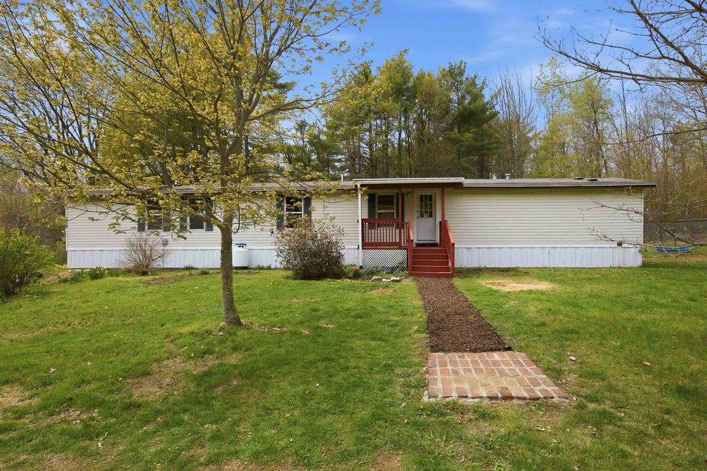 Photo of 215 Leavitt Road, Pittsfield, NH 03263 (MLS # 5089498)