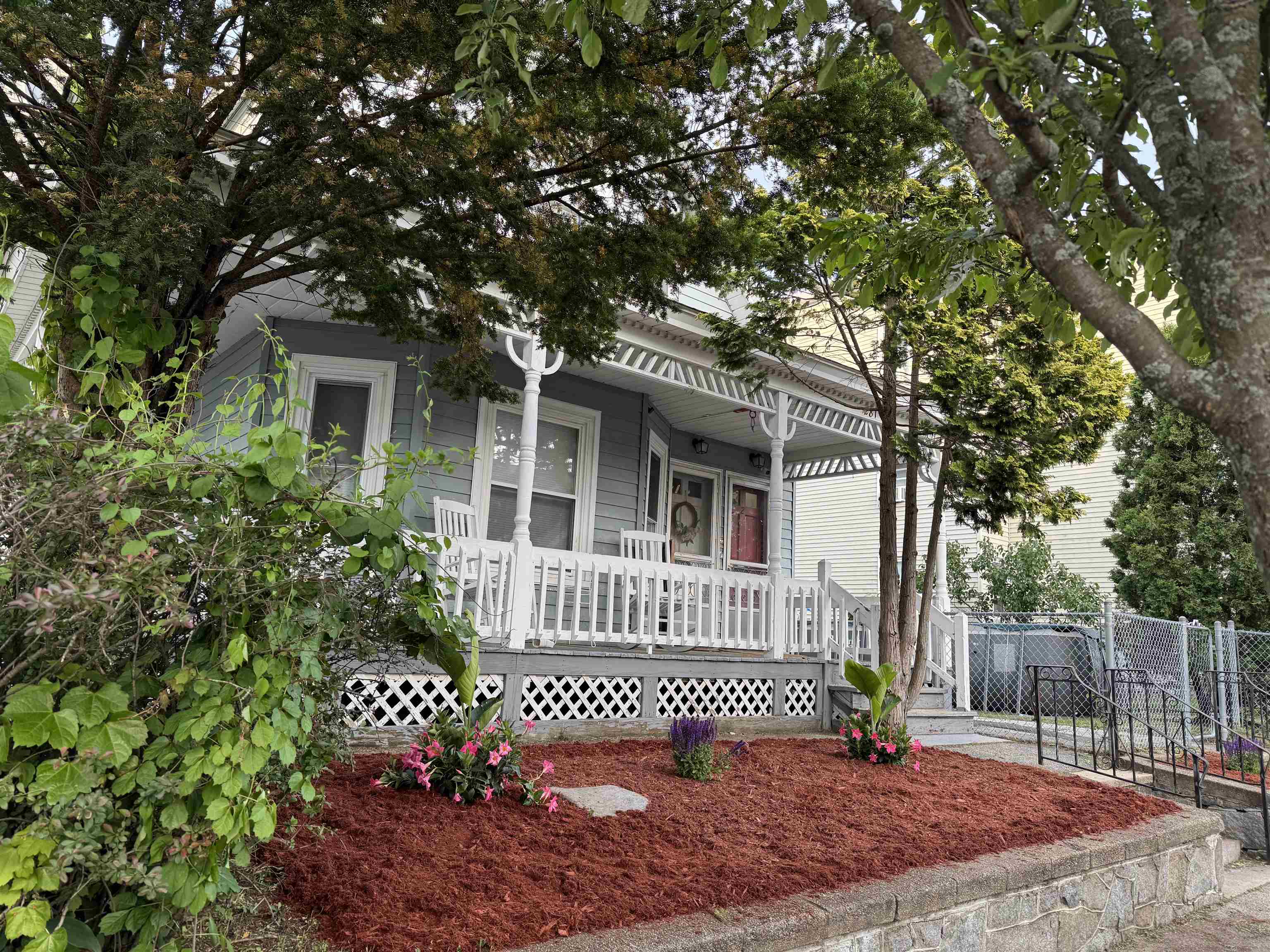 281 Dubuque Street