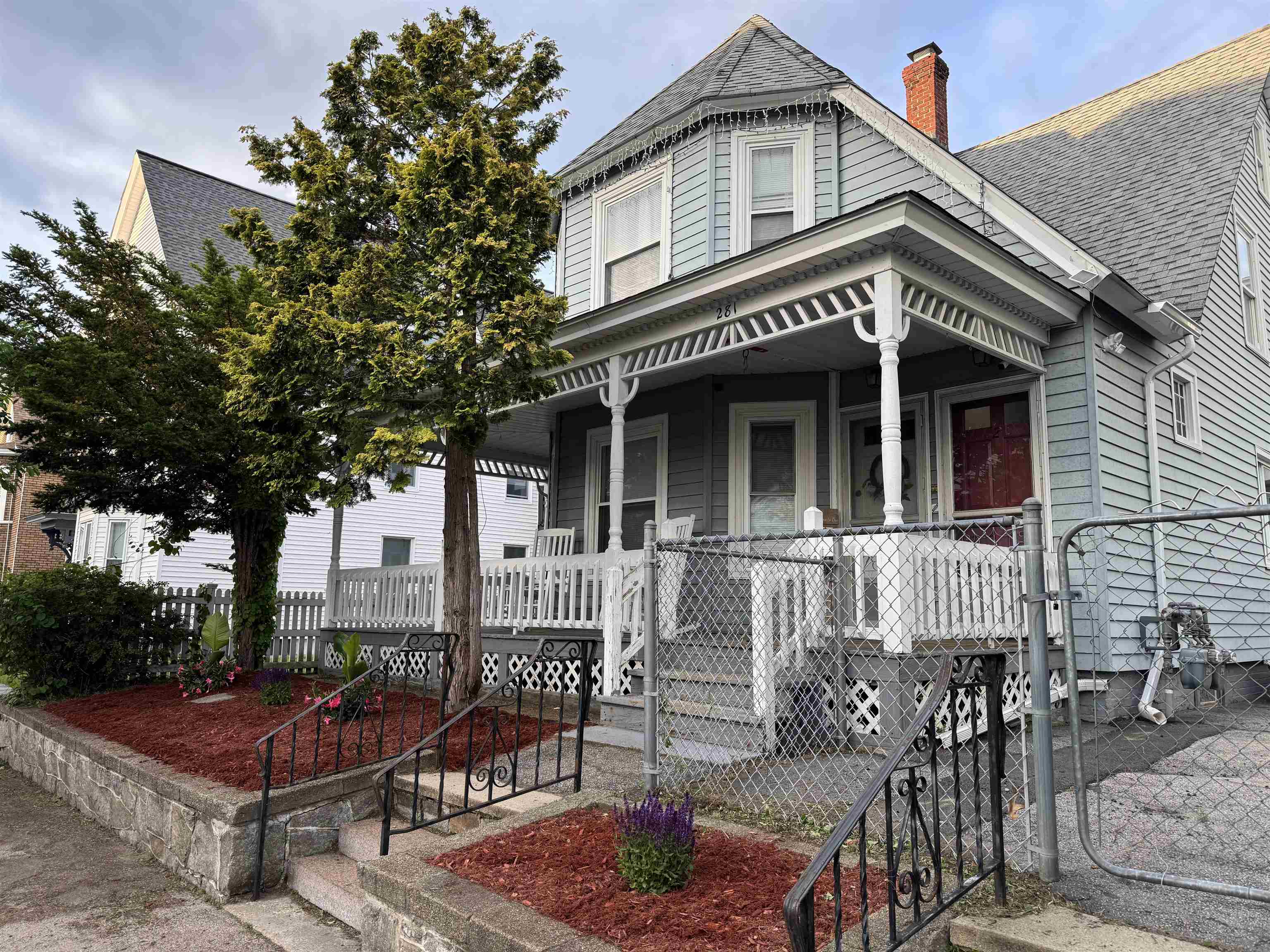 281 Dubuque Street