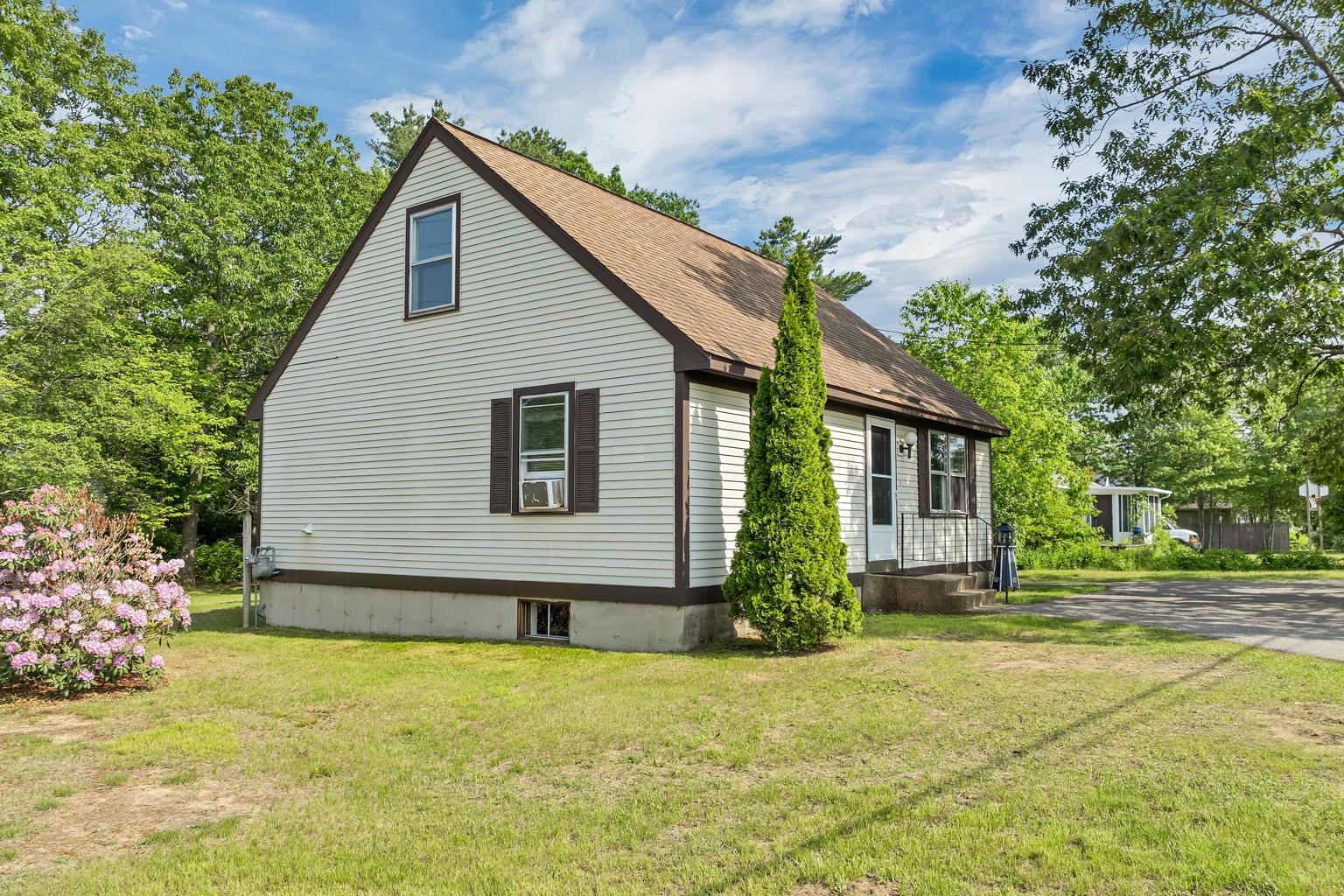 13 Lawndale Avenue