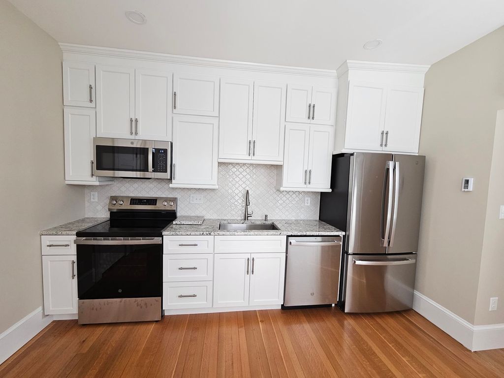 Photo of 116 East Broadway #2, Derry, NH 03038 (MLS # 5066311)