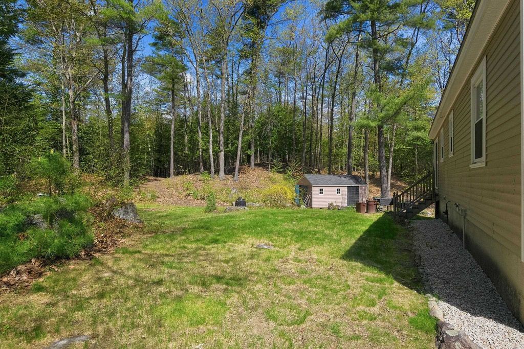 Photo of 8 Rosewood Drive, Bow, NH 03304 (MLS # 5088897)