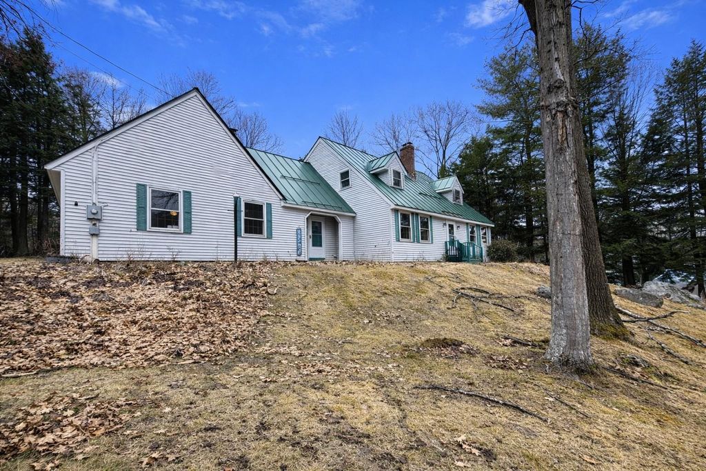 Photo of 43 Nottingham Circle, Lebanon, NH 03766 (MLS # 5083679)