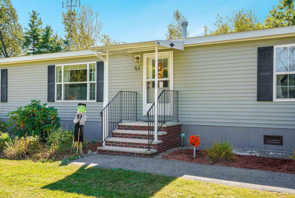 Photo of 51 Nelson Street, Salem, NH 03079 (MLS # 5062701)