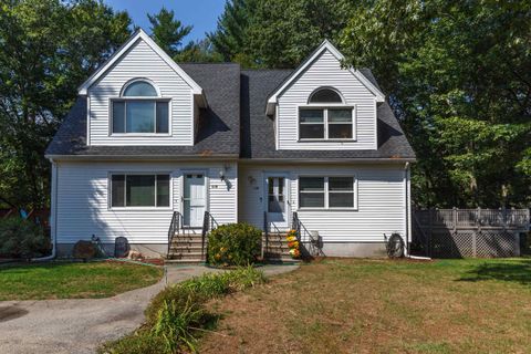 Photo of 43 River Road, Hudson, NH 03051 (MLS # 5061433)